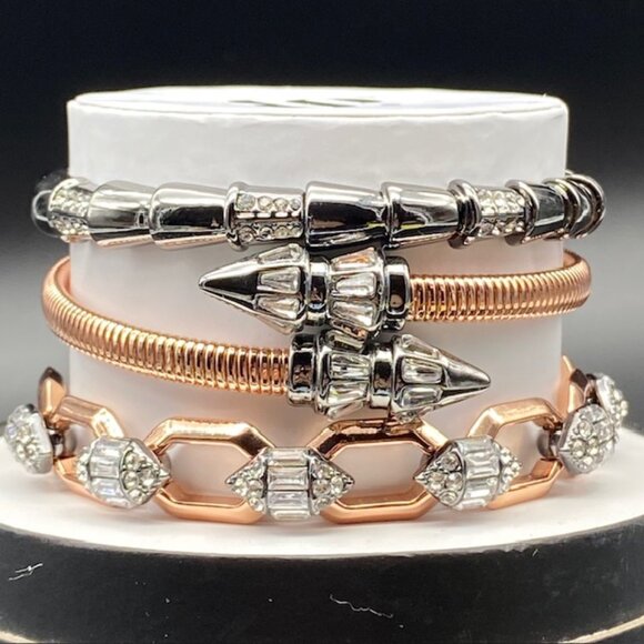 Gilded Apparition ST50590 Halloween Stack 2025 Diamond Skeleton Hand - Picture 2 of 5